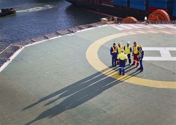 高樓航空障礙燈頻閃強(qiáng)光影響周邊居民休息